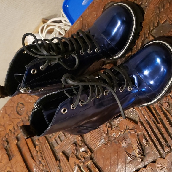 Louis Vuitton Chunky Heel Boots size 37 EUC...RARE FIND - Picture 7 of 10